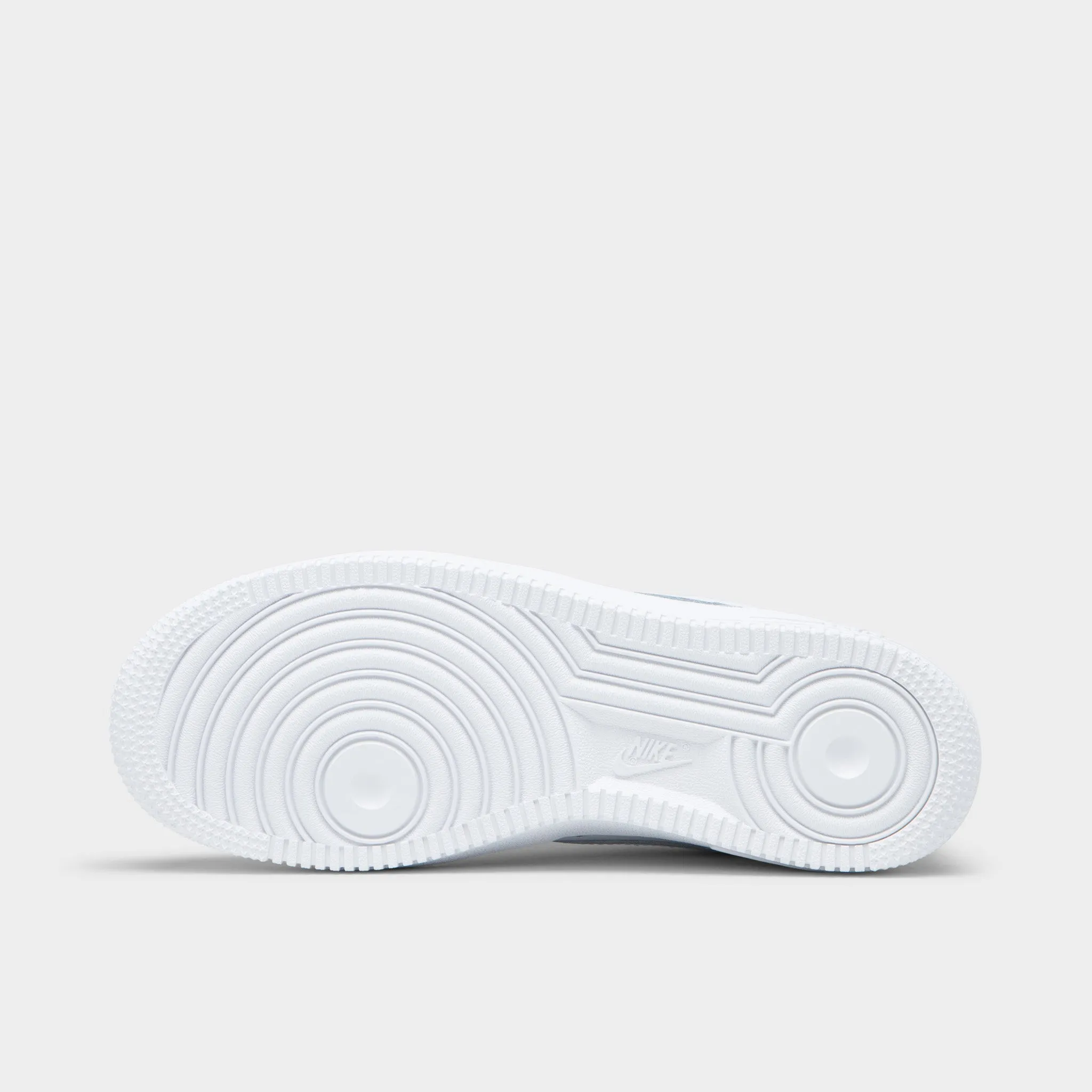 Nike Women's Air Force 1 '07 / White professionals' needs Performance-driven