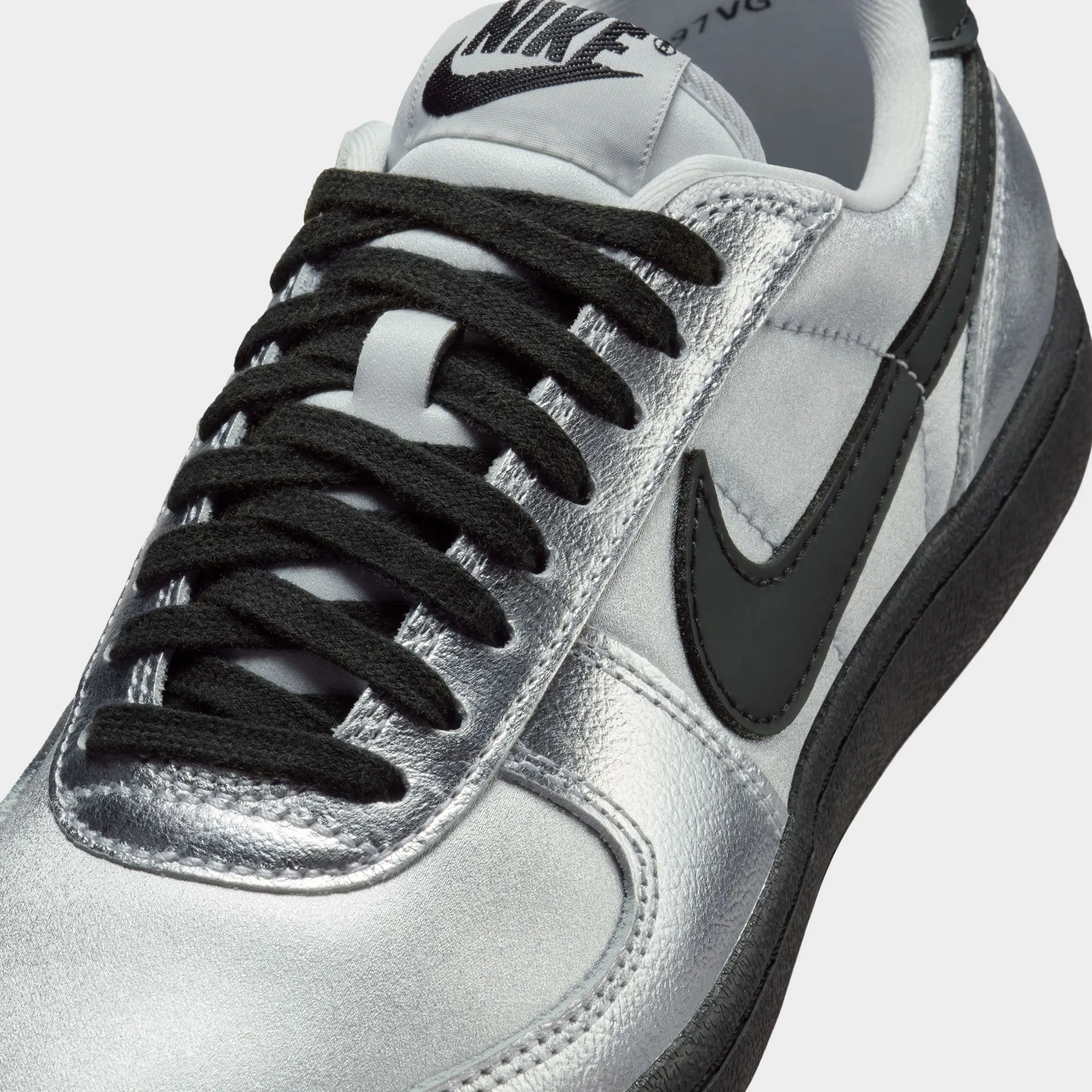 Full Grip Nike Women's Field General SE Metallic Silver / Black - Photon Dust