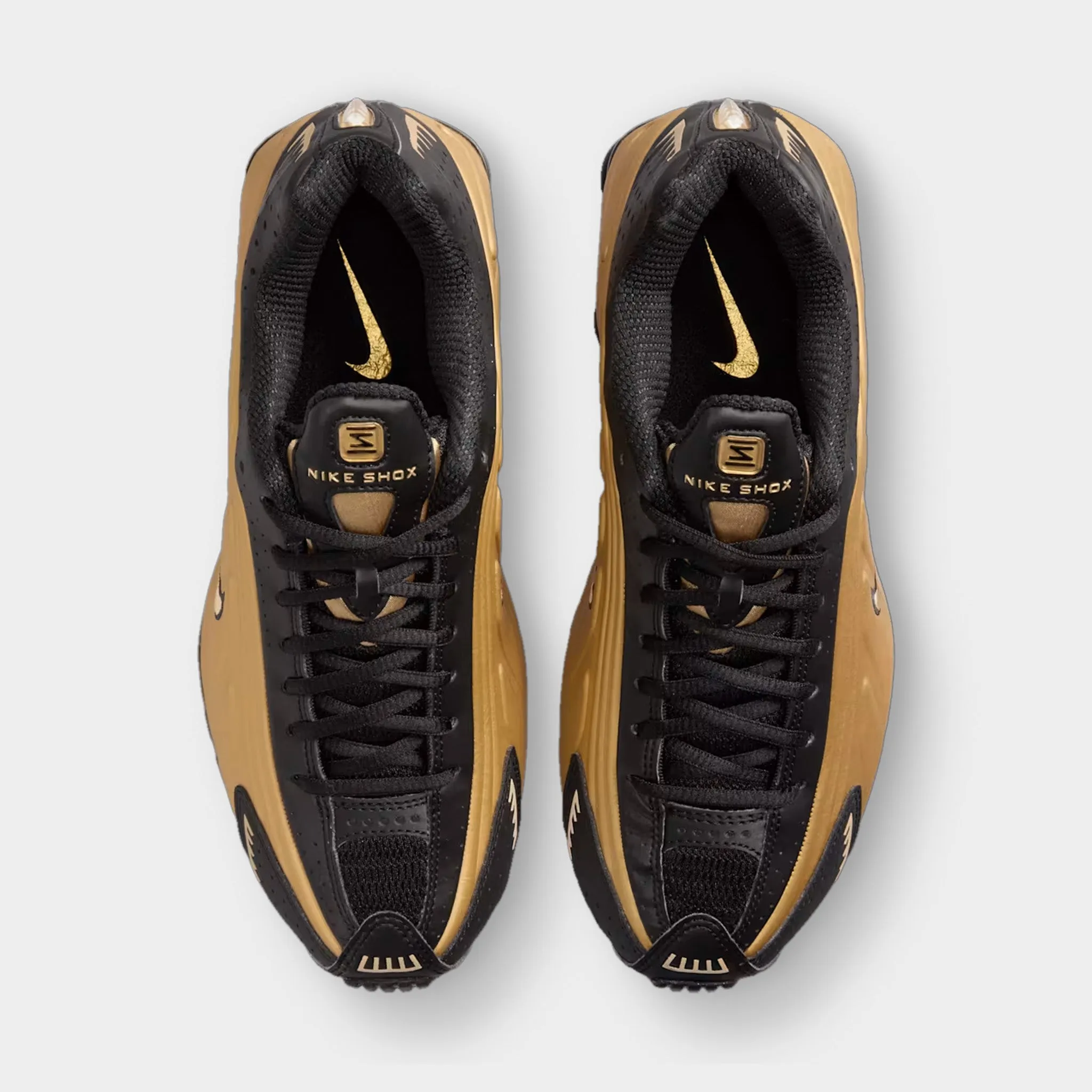 Zero Grip Failure Step Soft Nike Women's Shox R4 Black / Metallic Gold - Metallic Silver