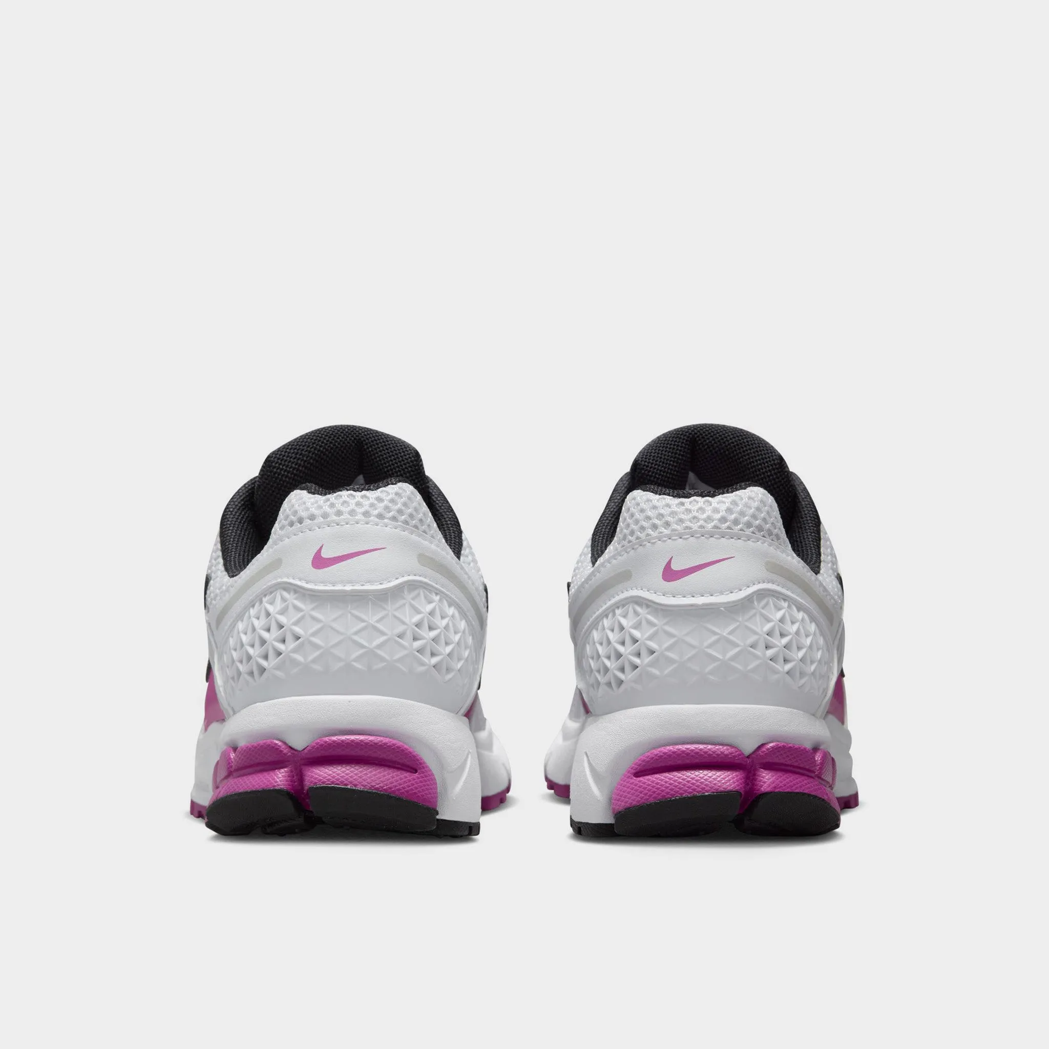 Nike Women's Zoom Vomero 5 White / Metallic Platinum - Pure Platinum High   Top Indoor Wear