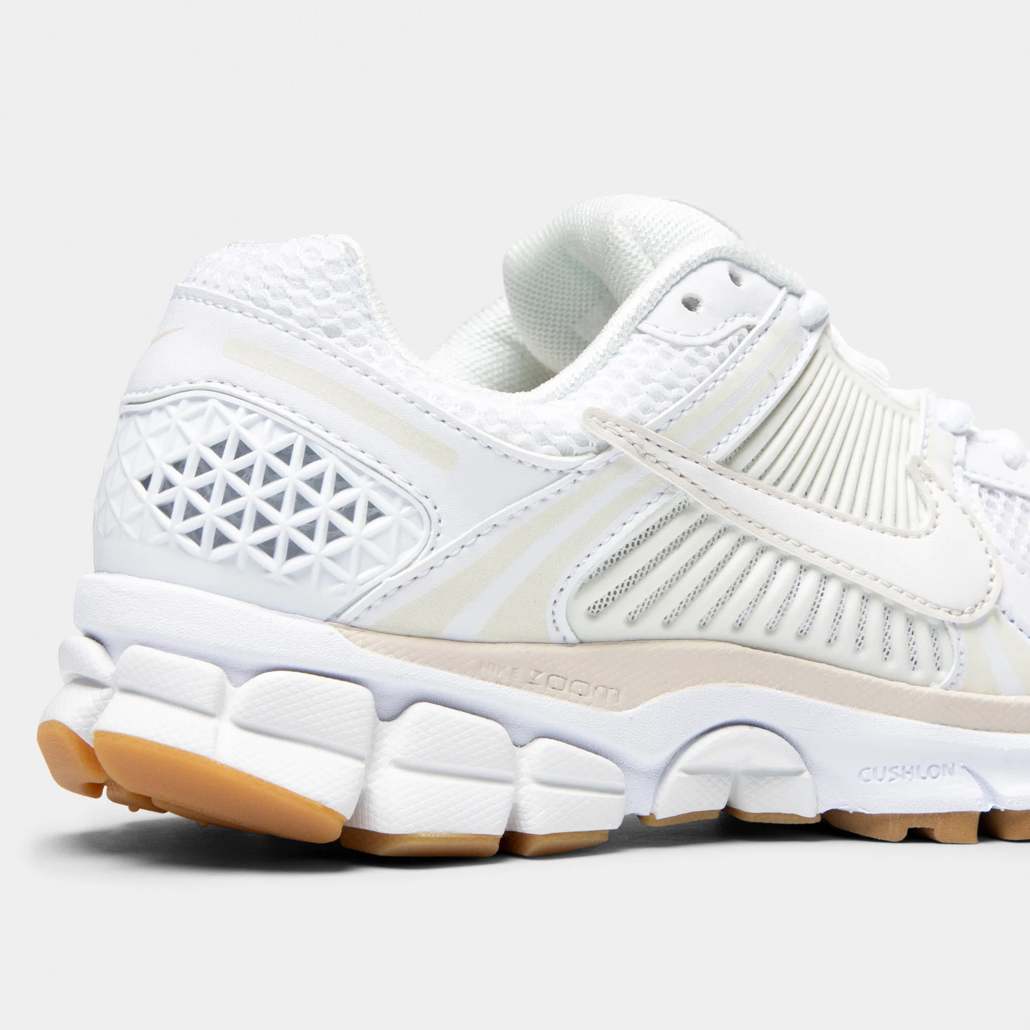 Smooth Motion Motion Style Nike Women's Zoom Vomero 5 White / Phantom - Summit White