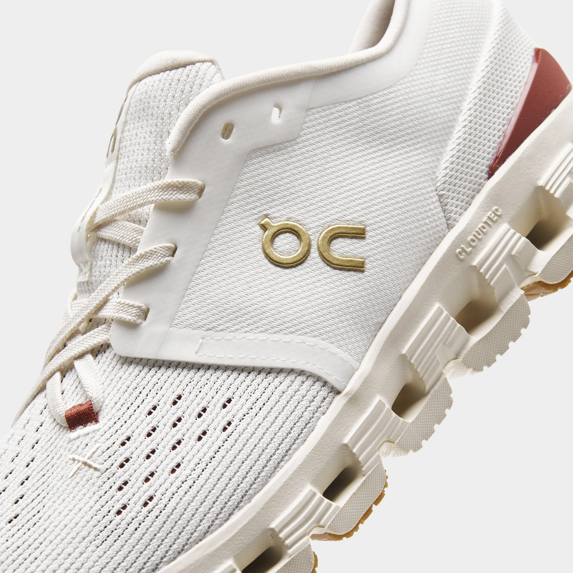 On Cloud X 4 Ivory / Cream Cushioned Heel Cradle