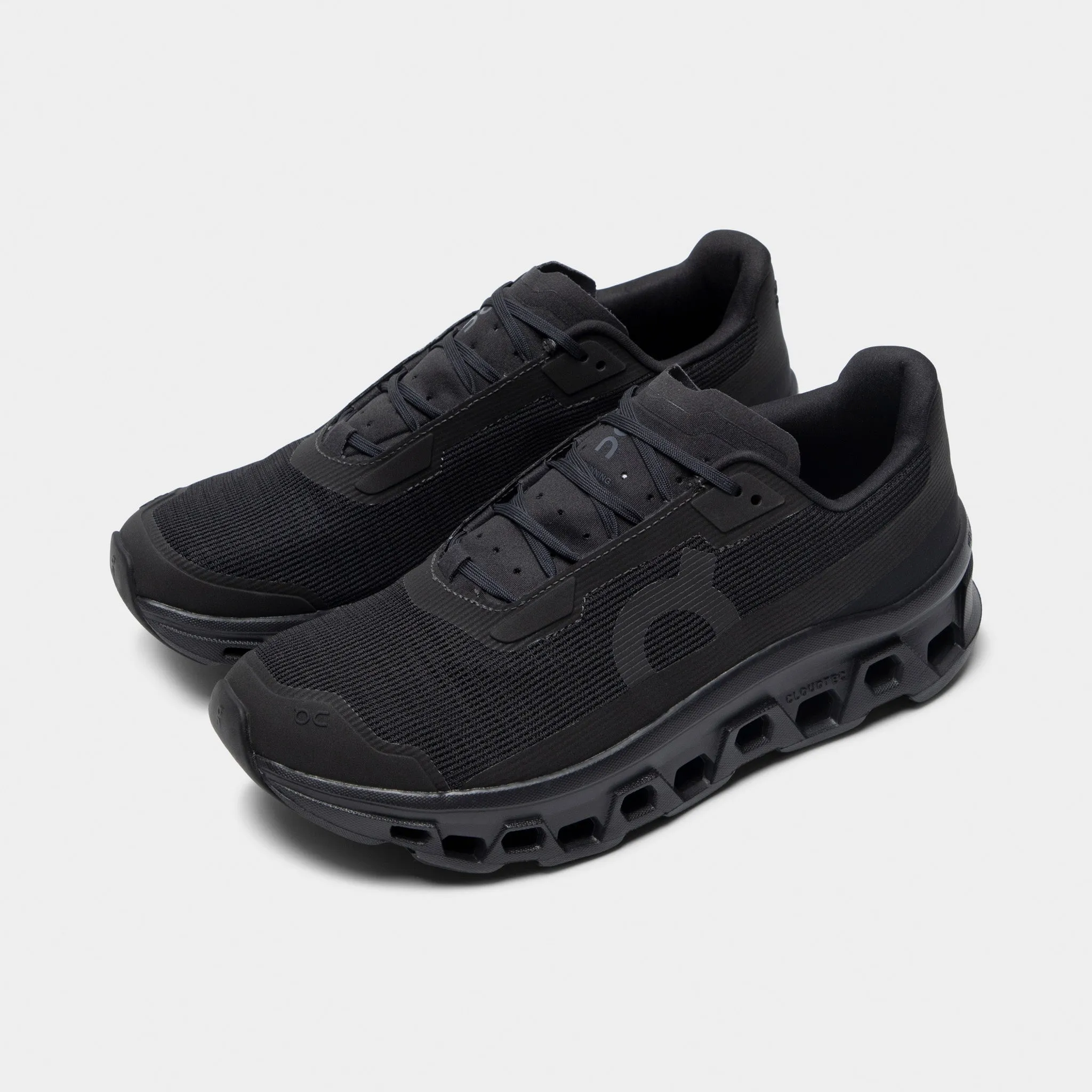On Cloudmonster Void Black / Black Casual grip Flexible Lining