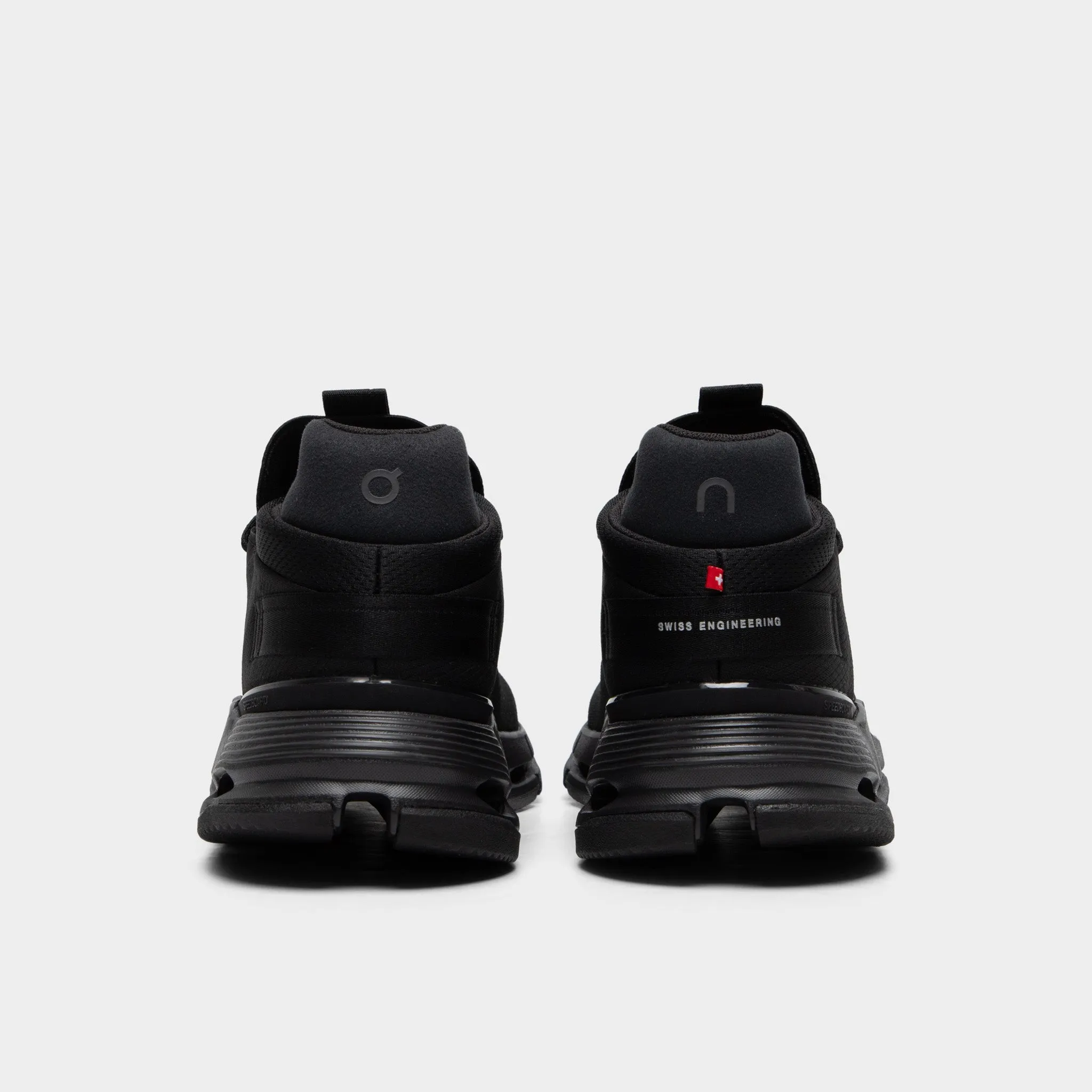 On Cloudnova 2 Black / Black MDOutsole Stitch Free Construction