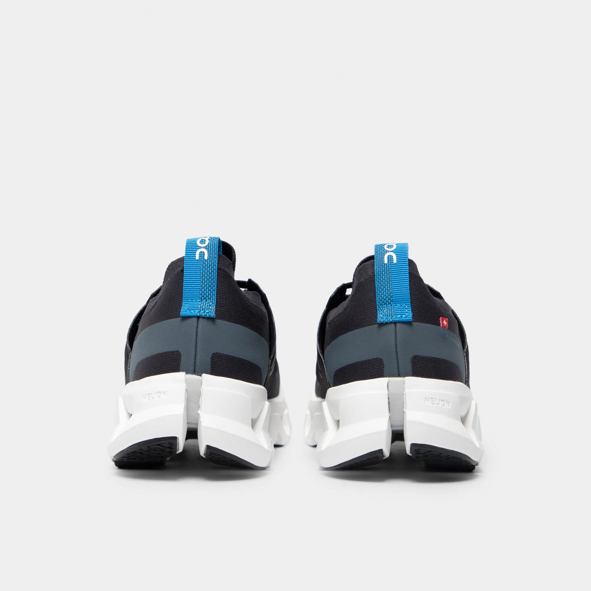 Adjustable Strap Lock Sleek Build On Cloudswift 4 Black / White
