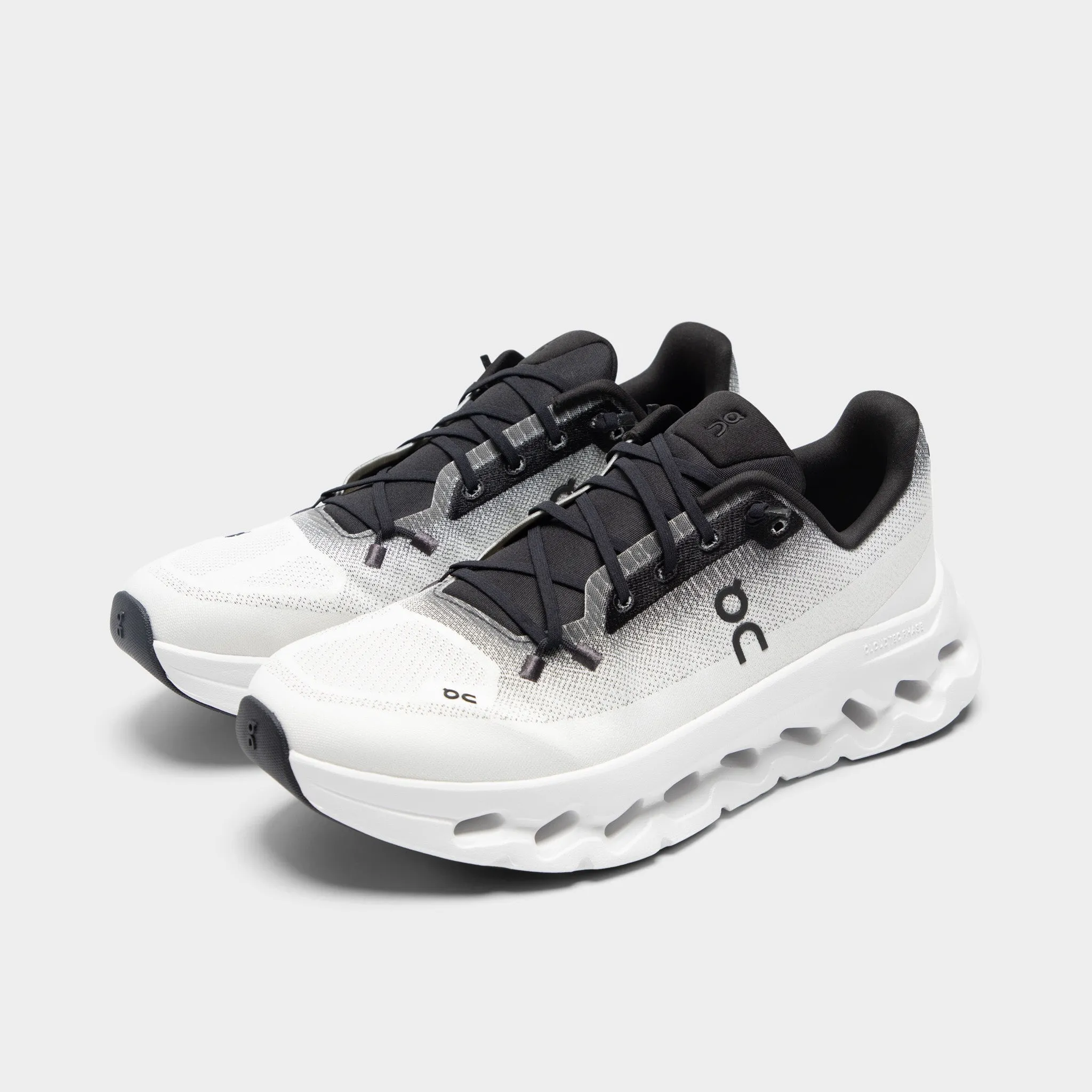 Sturdy flexibility On Cloudtilt Black / Ivory