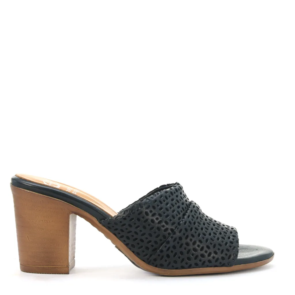 Effortless Comfort Shell Tone STAPLE LEATHER SLIDE SANDALS