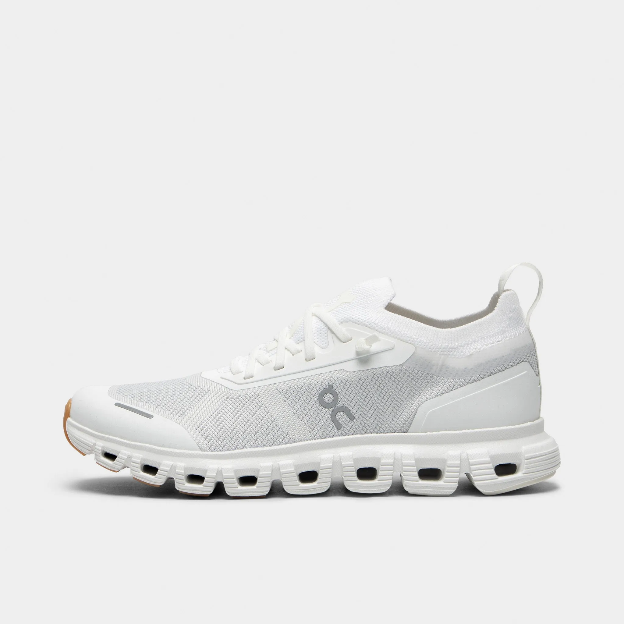 Air Cushioned Heel On Women's Cloud 6 Versa White / White