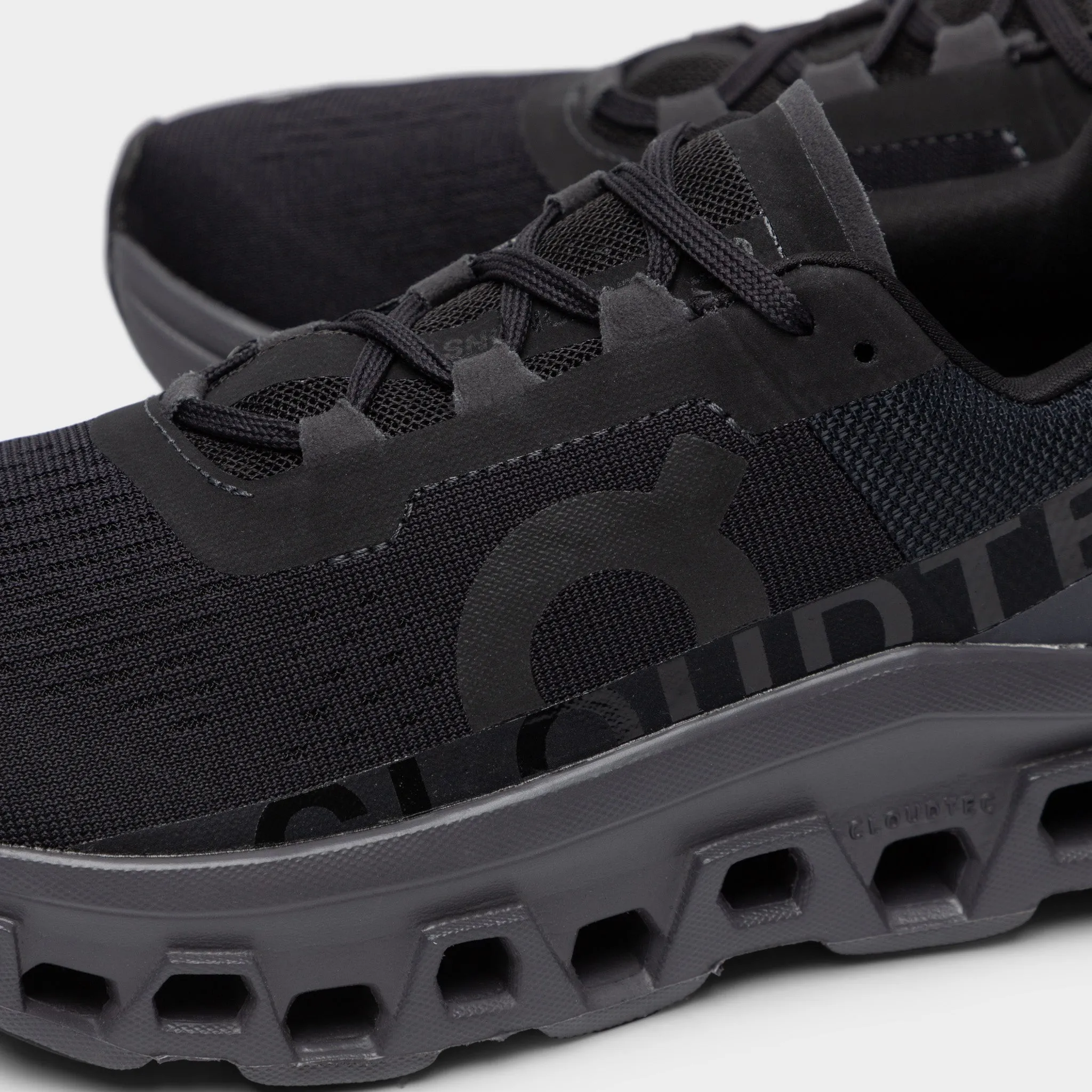 Airflow Channeling Rolling Motion Geometry On Women's Cloudmonster Black / Magnet