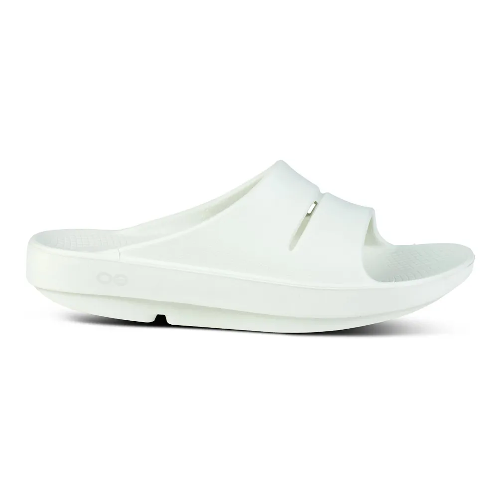 partygoers' sandals OOFOS Ooahh Slide