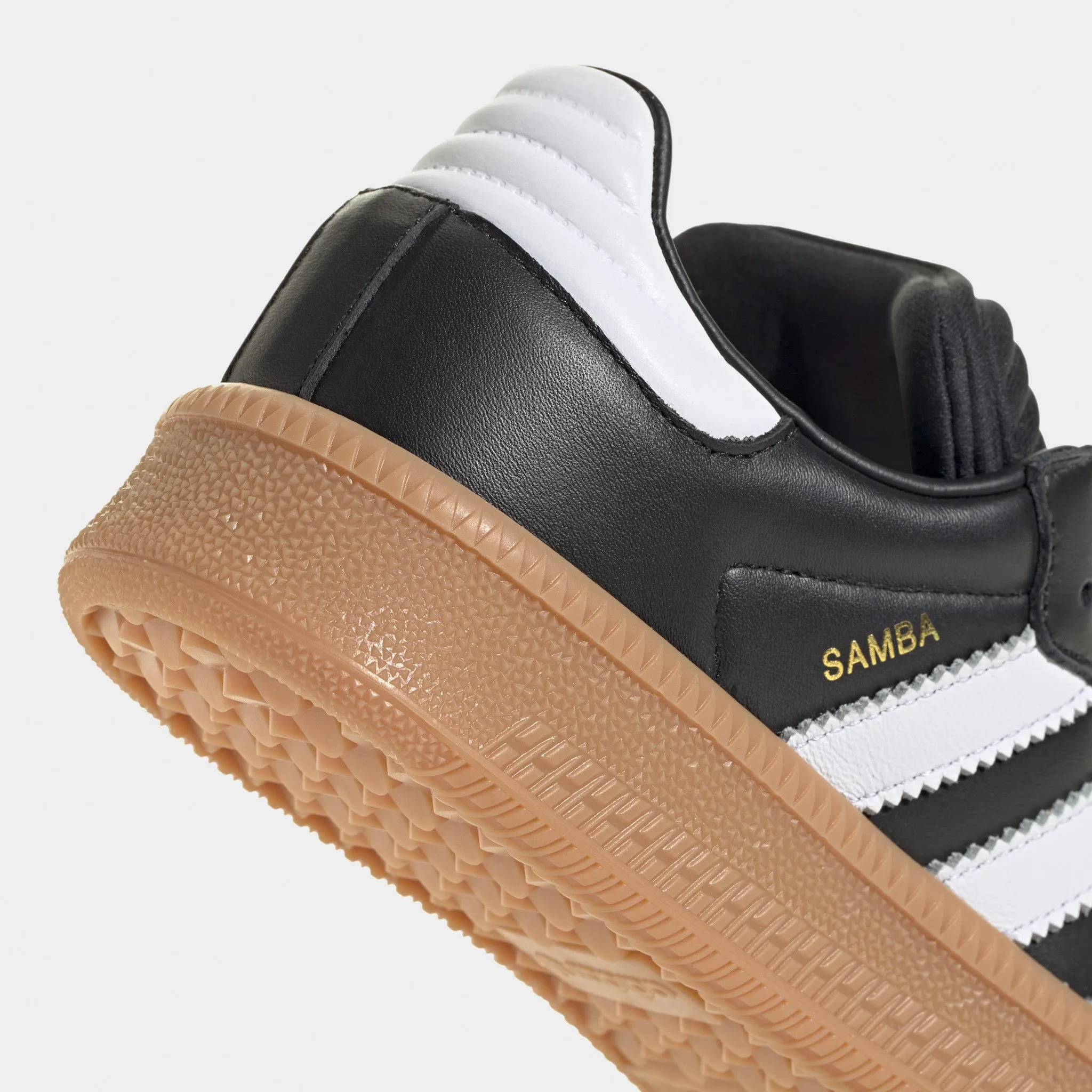 Enhanced Traction adidas Juniors' Samba XLG Core Black / Footwear White - Gum
