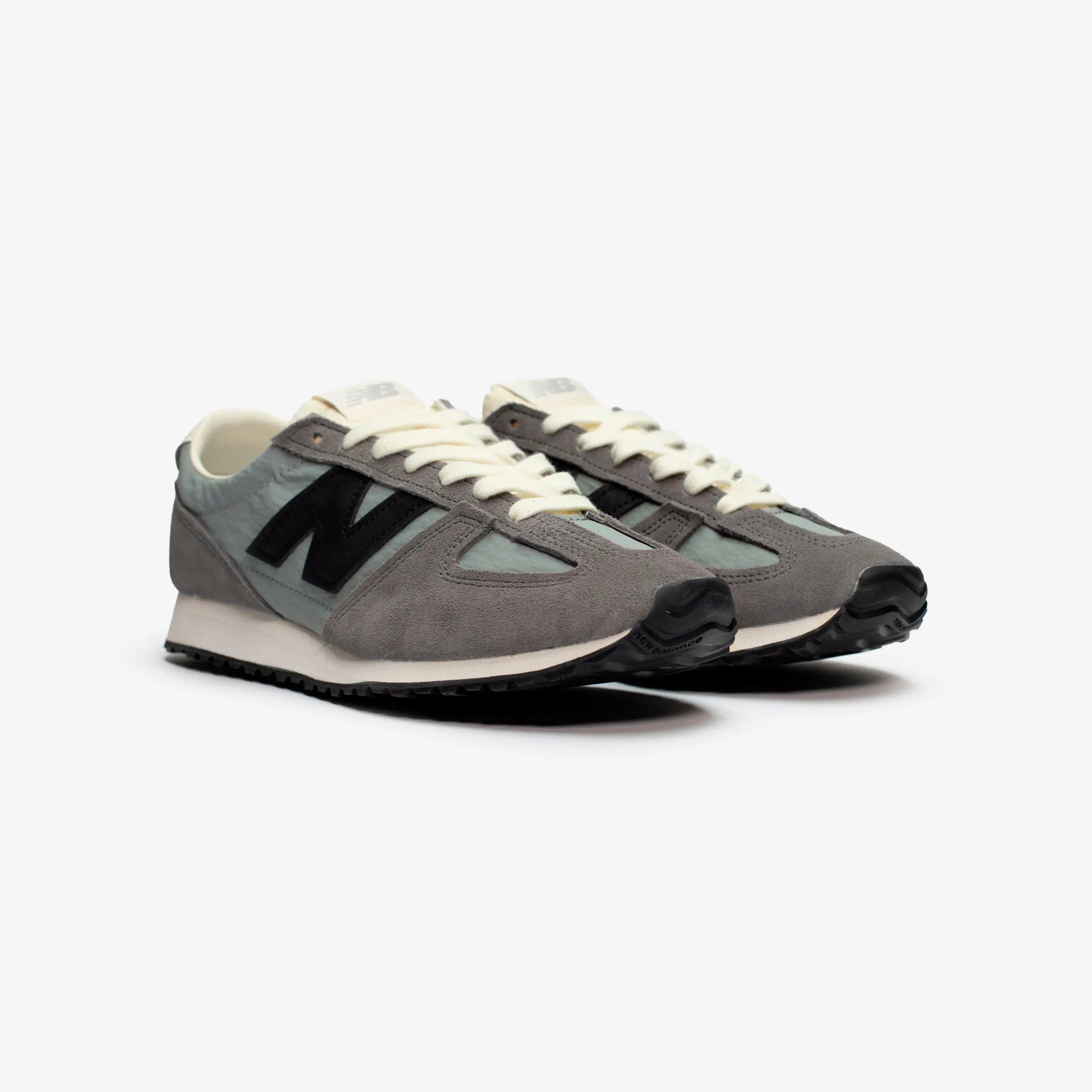 Structured shock absorption 471