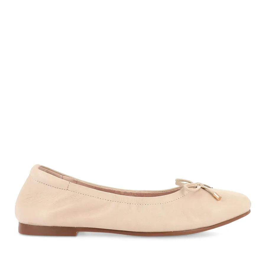 PONCHO - SWAN LEATHER Comfortable Slip-On Wash Safe