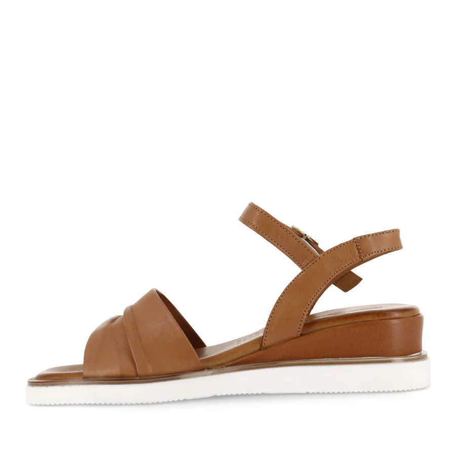 PARTY - TAN LEATHER