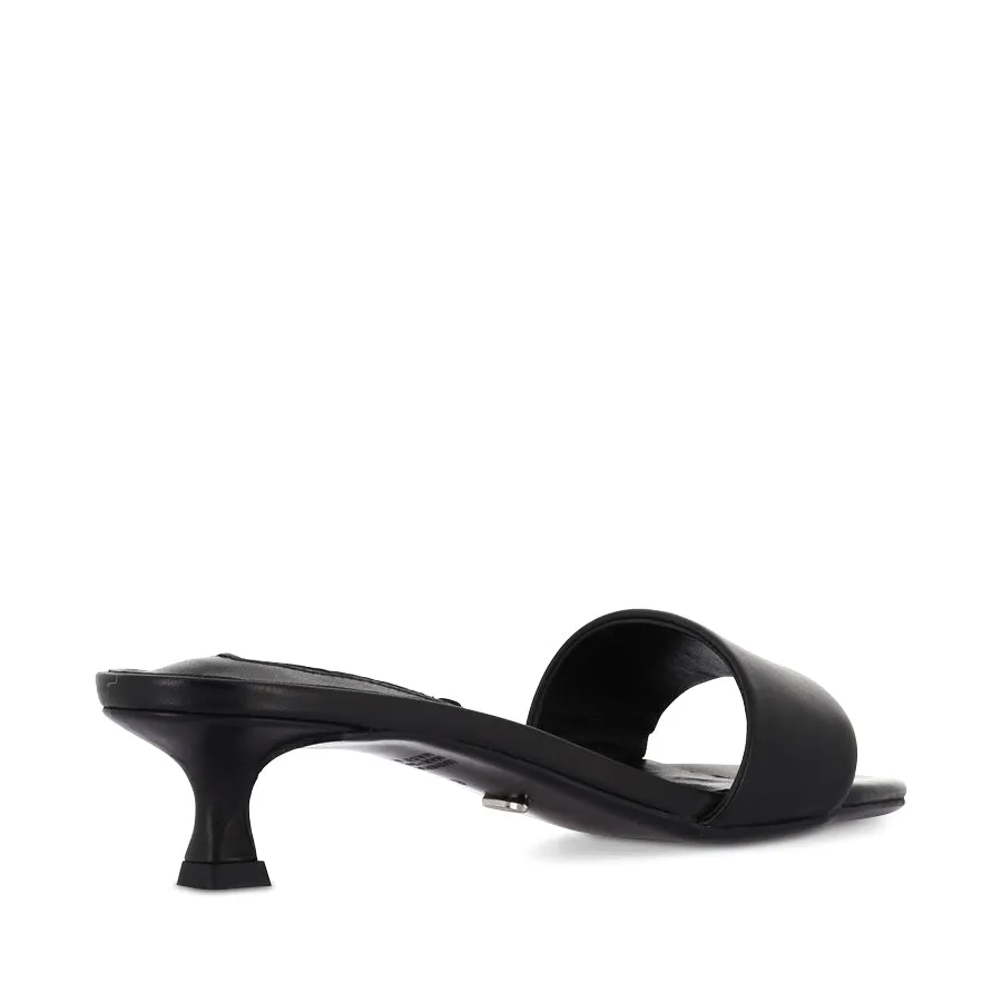 PENNY - BLACK COMO Relaxed Design
