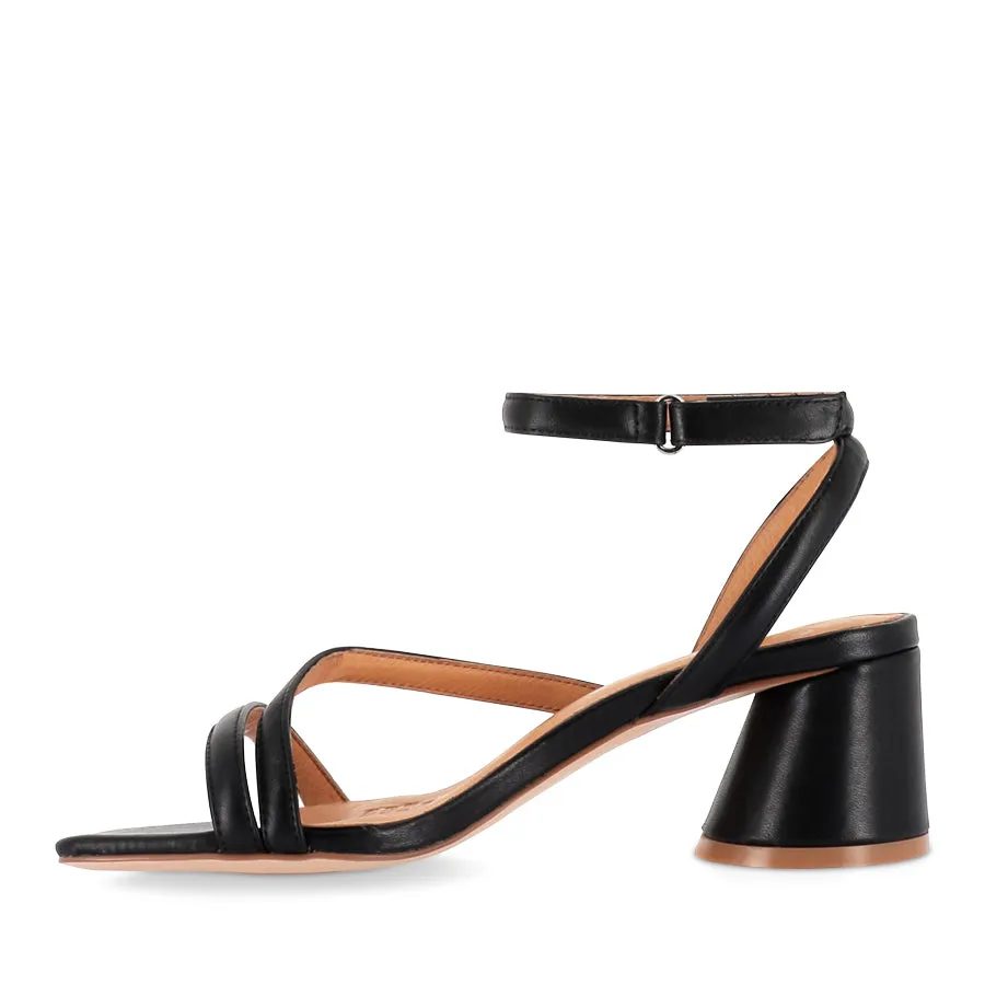 PETRICIA - BLACK LEATHER Durable Sole
