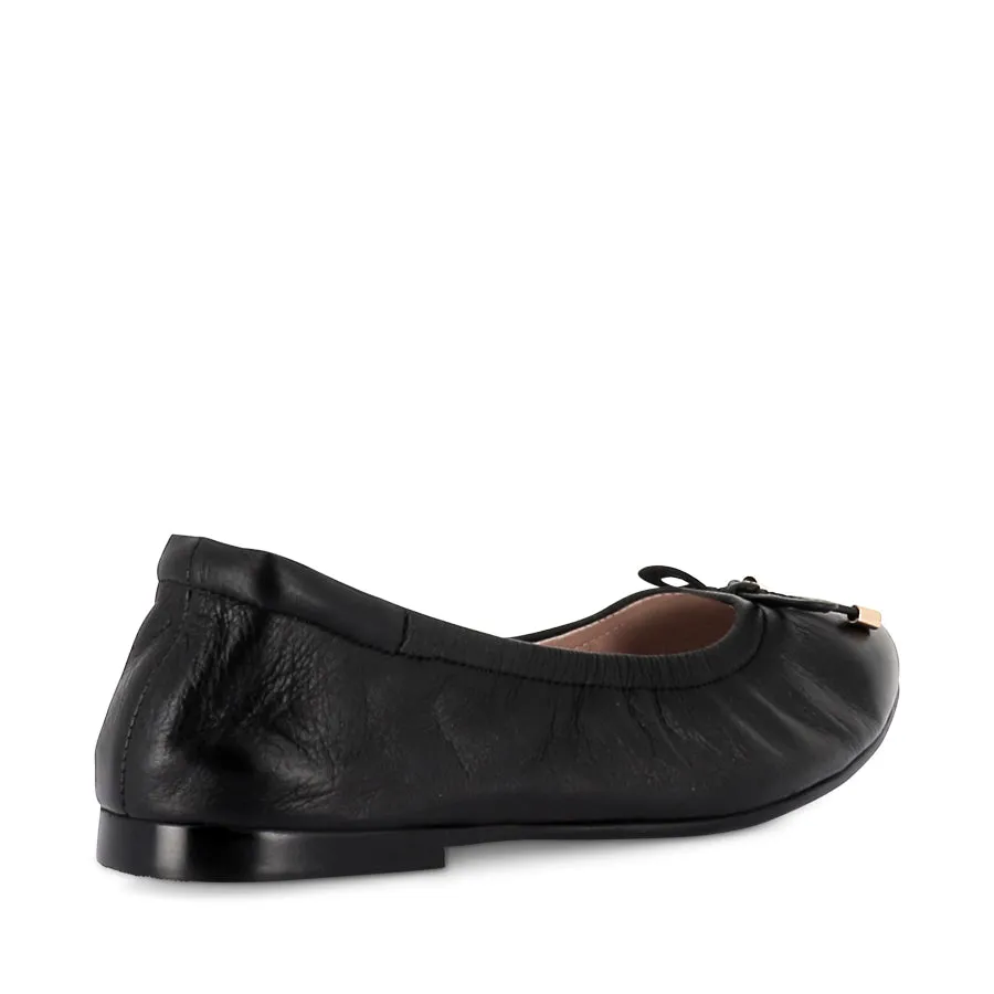 PONCHO - BLACK LEATHER Light Step Design