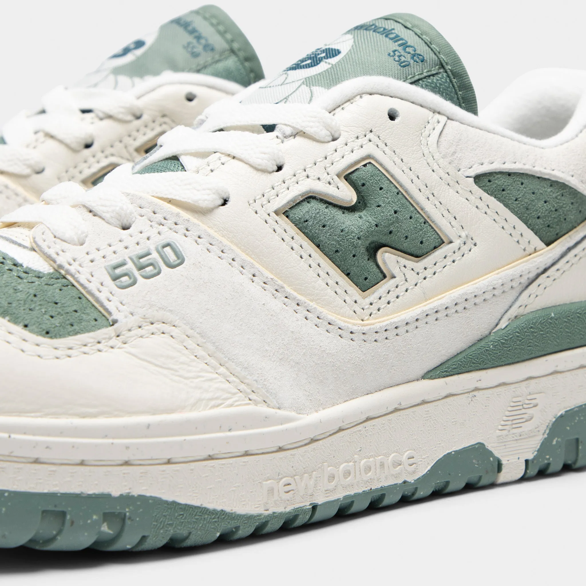 Walk Light Long Lasting Support New Balance Women's 550 Sea Salt / Dark Juniper
