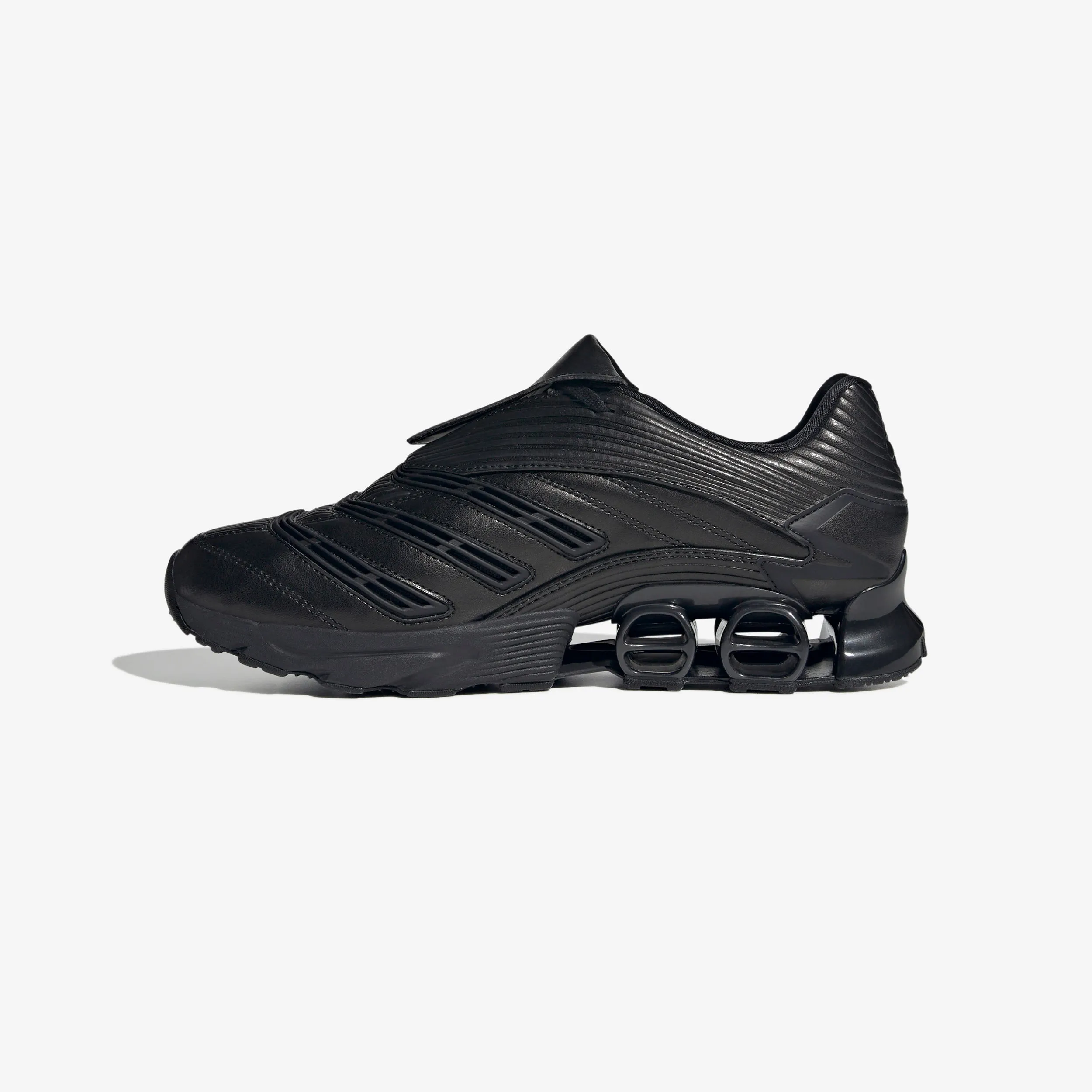 Predator Megaride athletic men's performance Structured sole