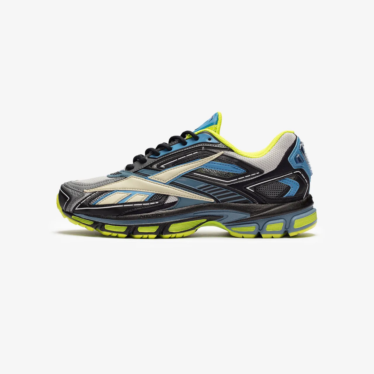 Cushioned traction sports event Premier Road Ultra