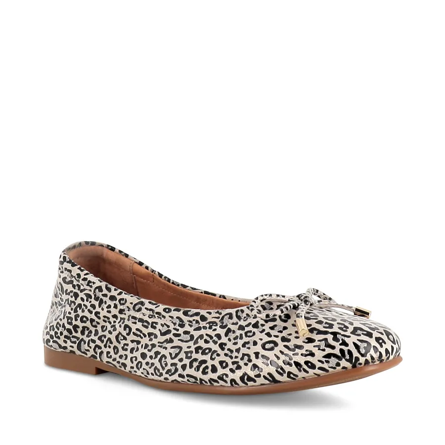 River Path Reunion Day PONCHO - CREAMY LEOPARD
