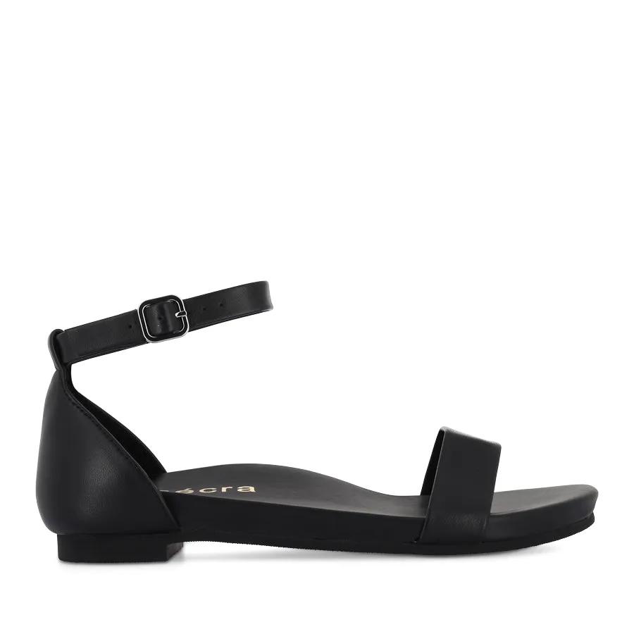 POPPY - BLACK BLACK LEATHER Sleek Flats Camp Day