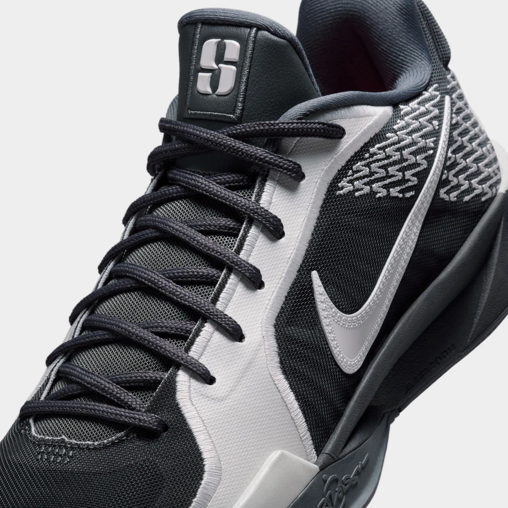Nike Sabrina 2 Iron Grey / Sail - Hot Punch Comfortable Step Supportive support