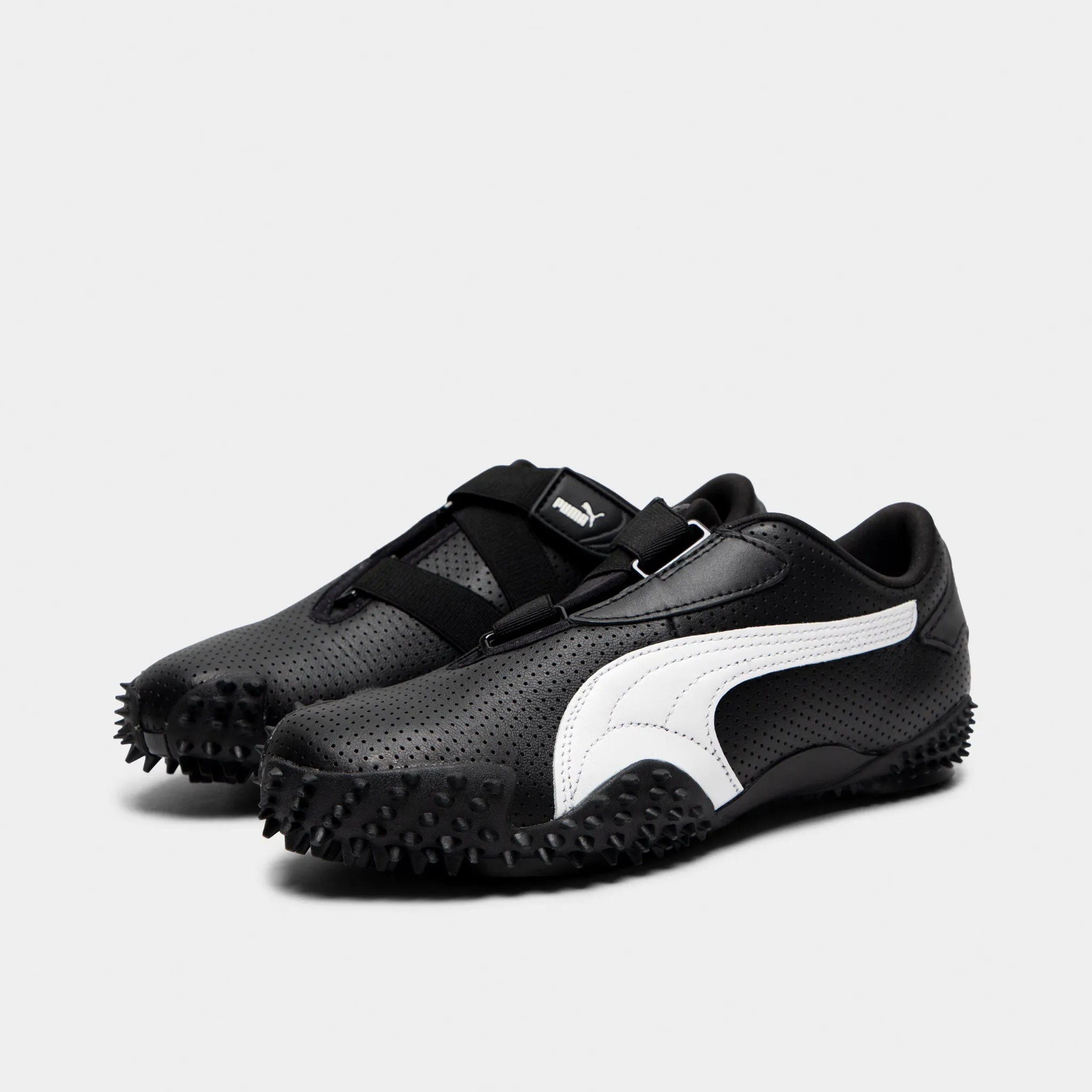 Max Grip PUMA Women's Mostro Perf Black / White
