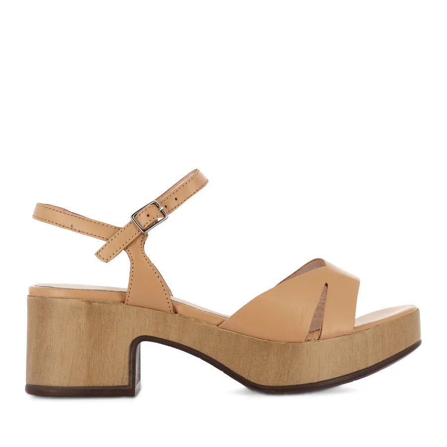 DARCY D-8841 - SAND/NATURAL LEATHER Buy Tour