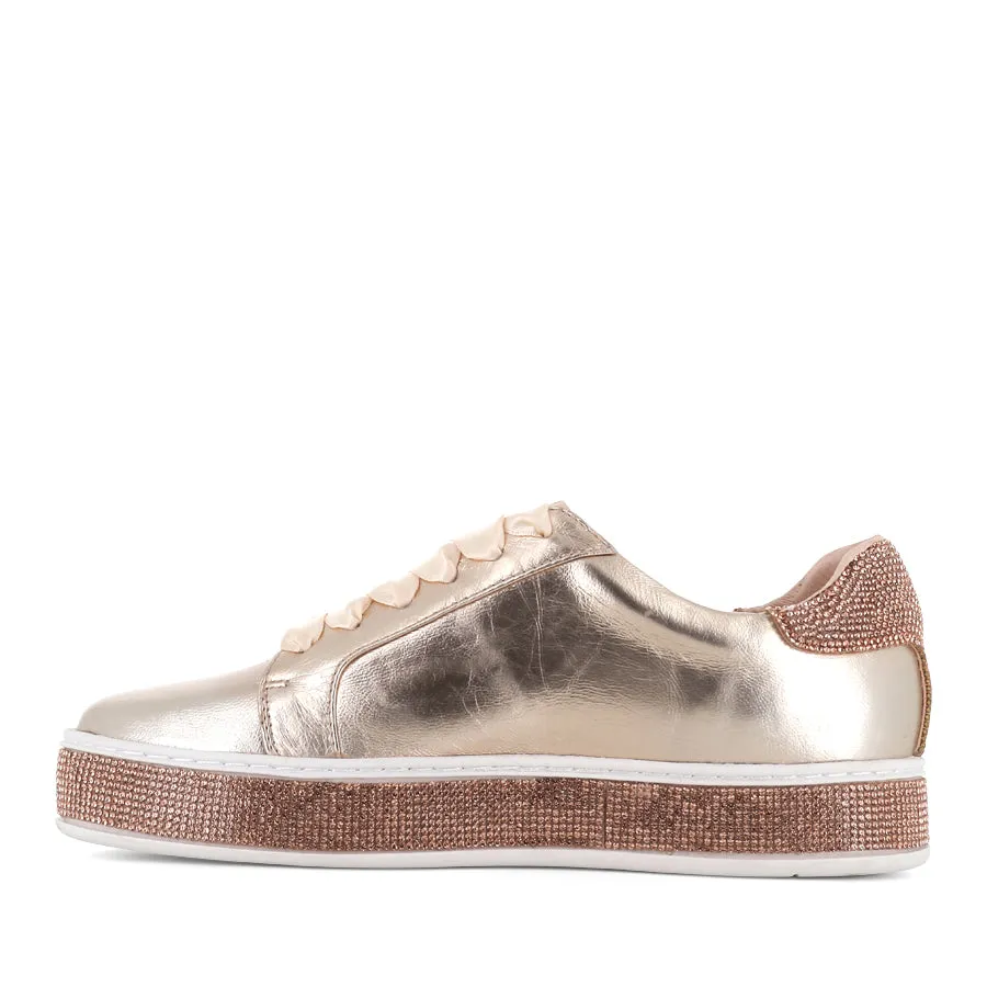 PLUMA - CHAMPAGNE LEATHER Sleek Style airflow