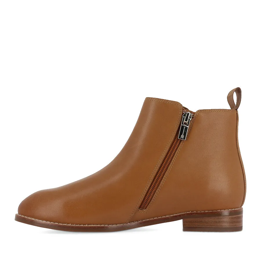 Tight Fit AUSTEN II - TAN LEATHER