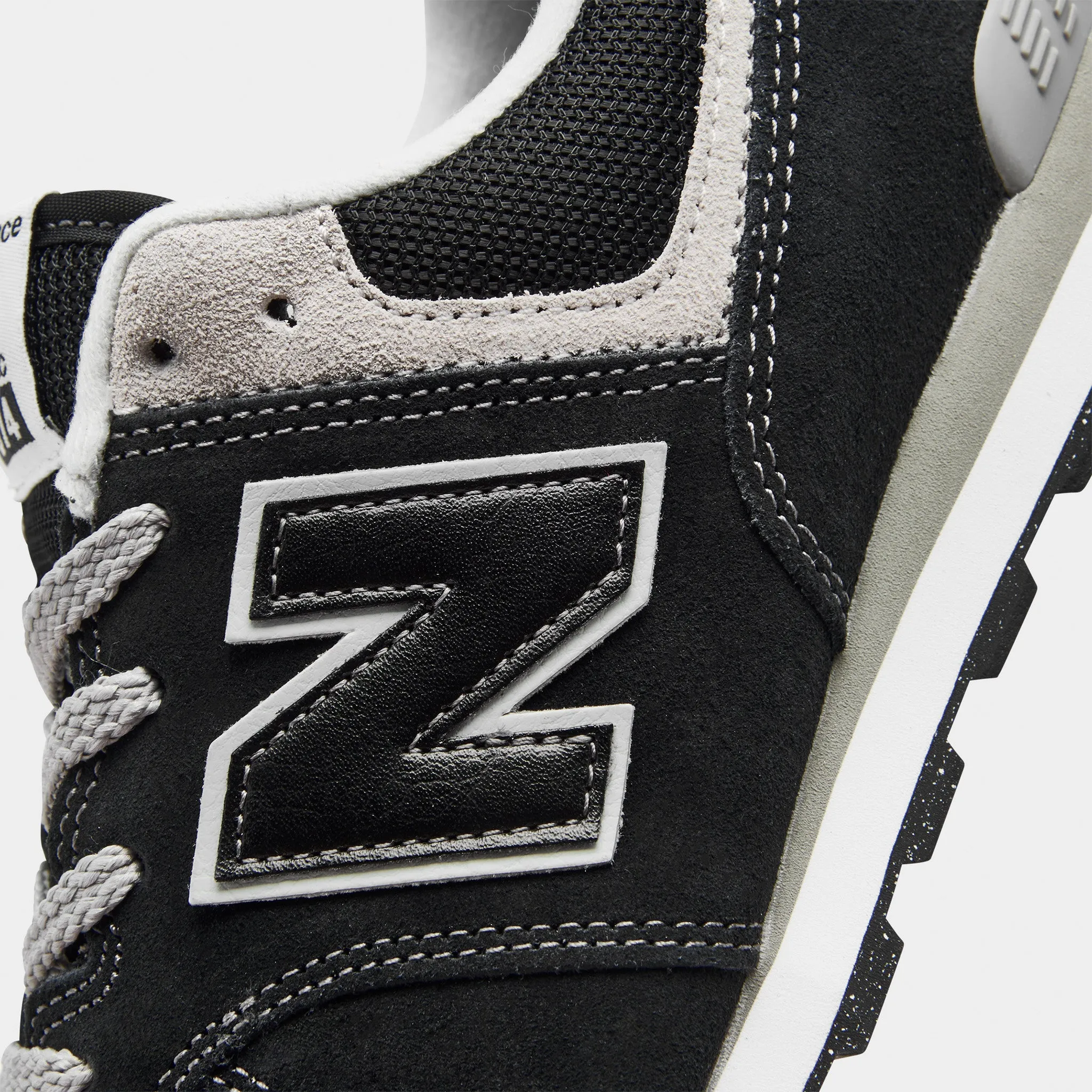Hydrophobic Upper Treatment BreathableMesh New Balance GC574EVB Black / White