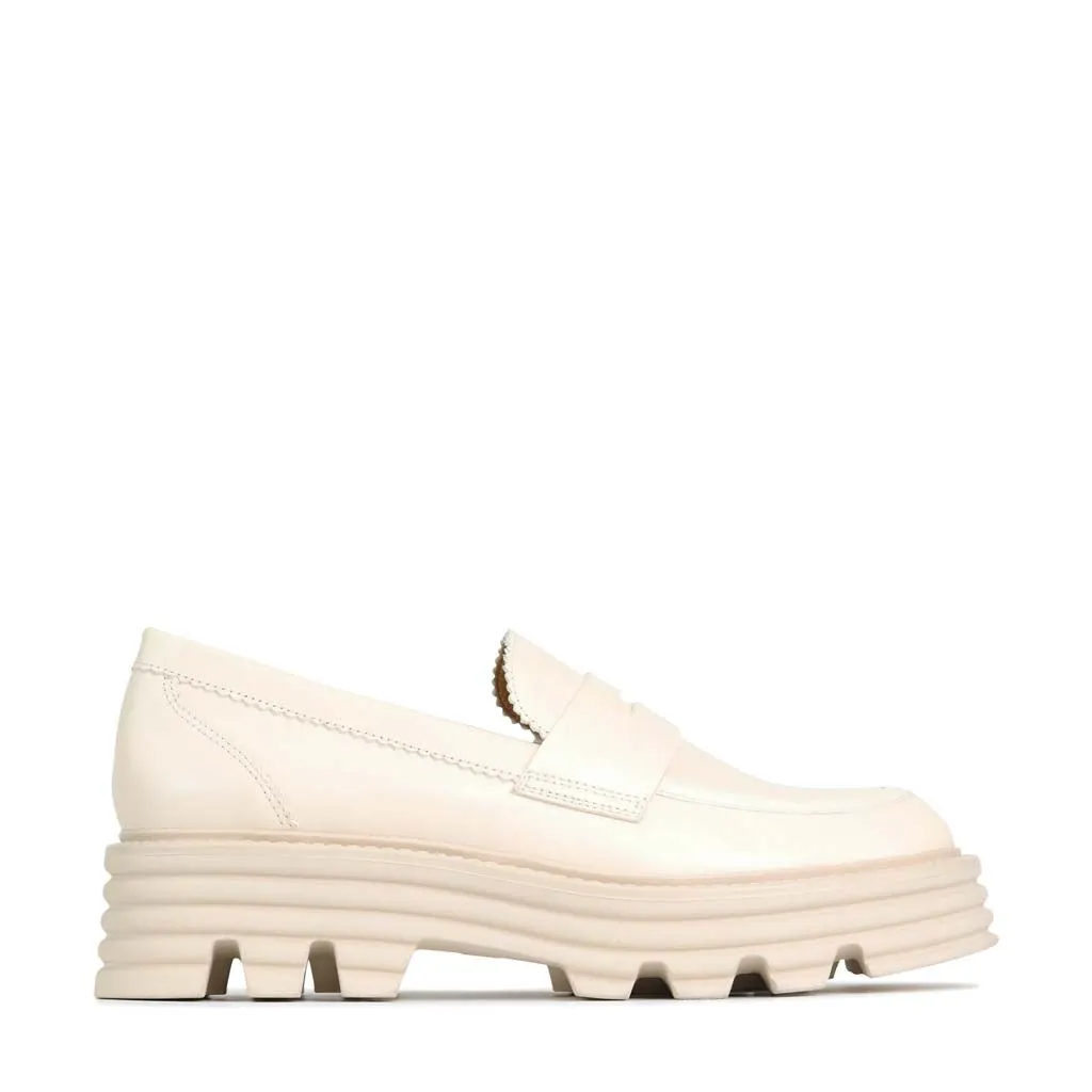Effortless Look Easy Stride SAMILIA
