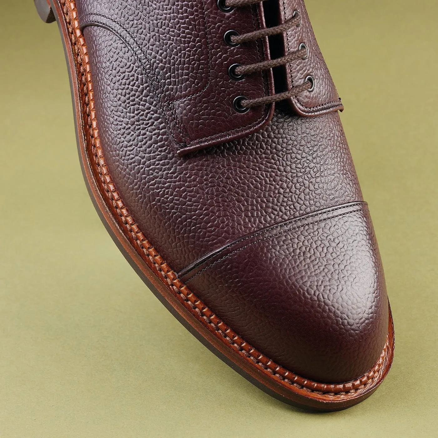 Sandhurst Oxblood Zug Grain Practical Comfort