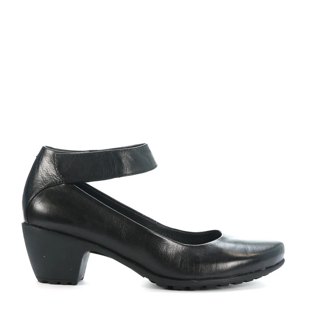 Chic Footwear SANS