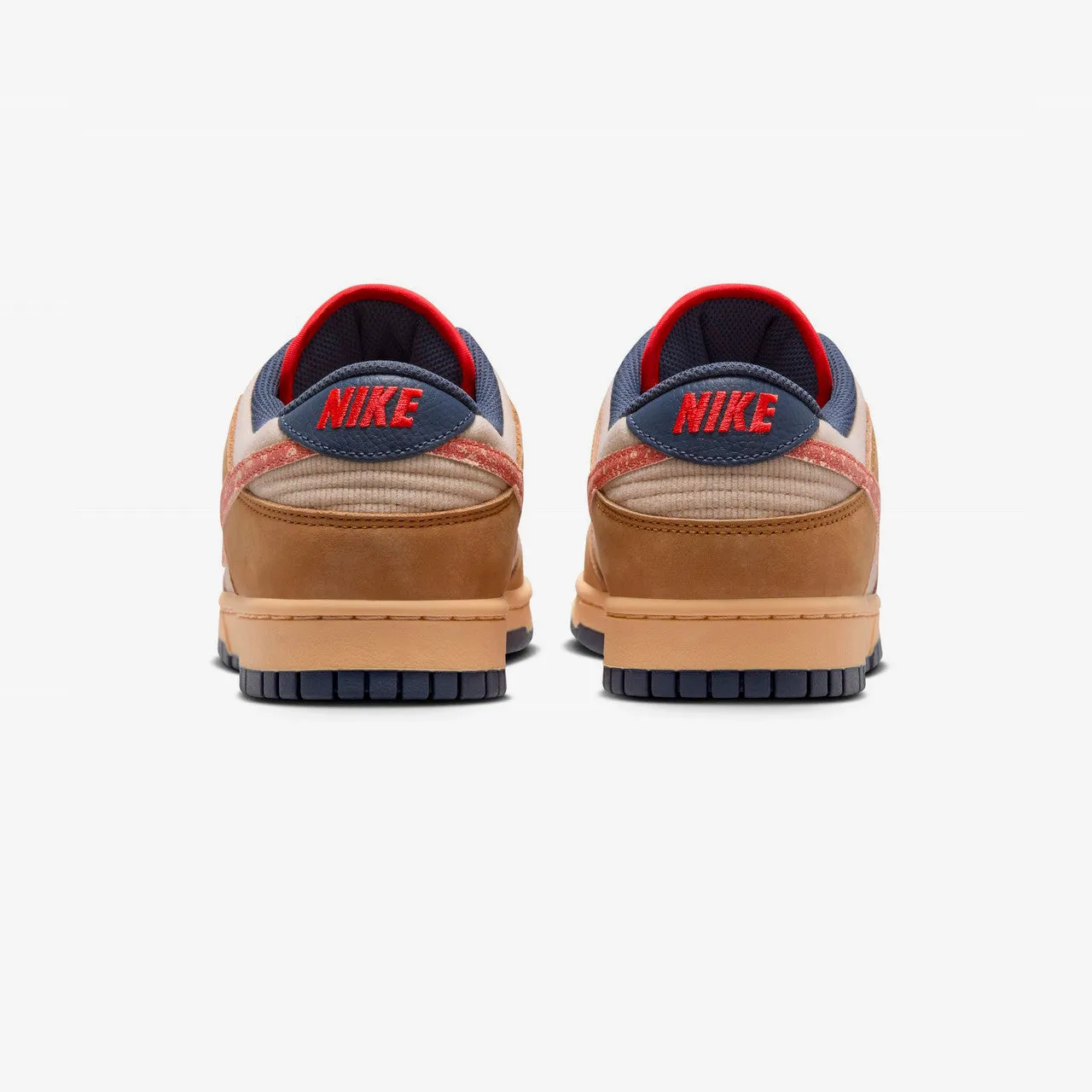Shiny Dunk Low Retro SE