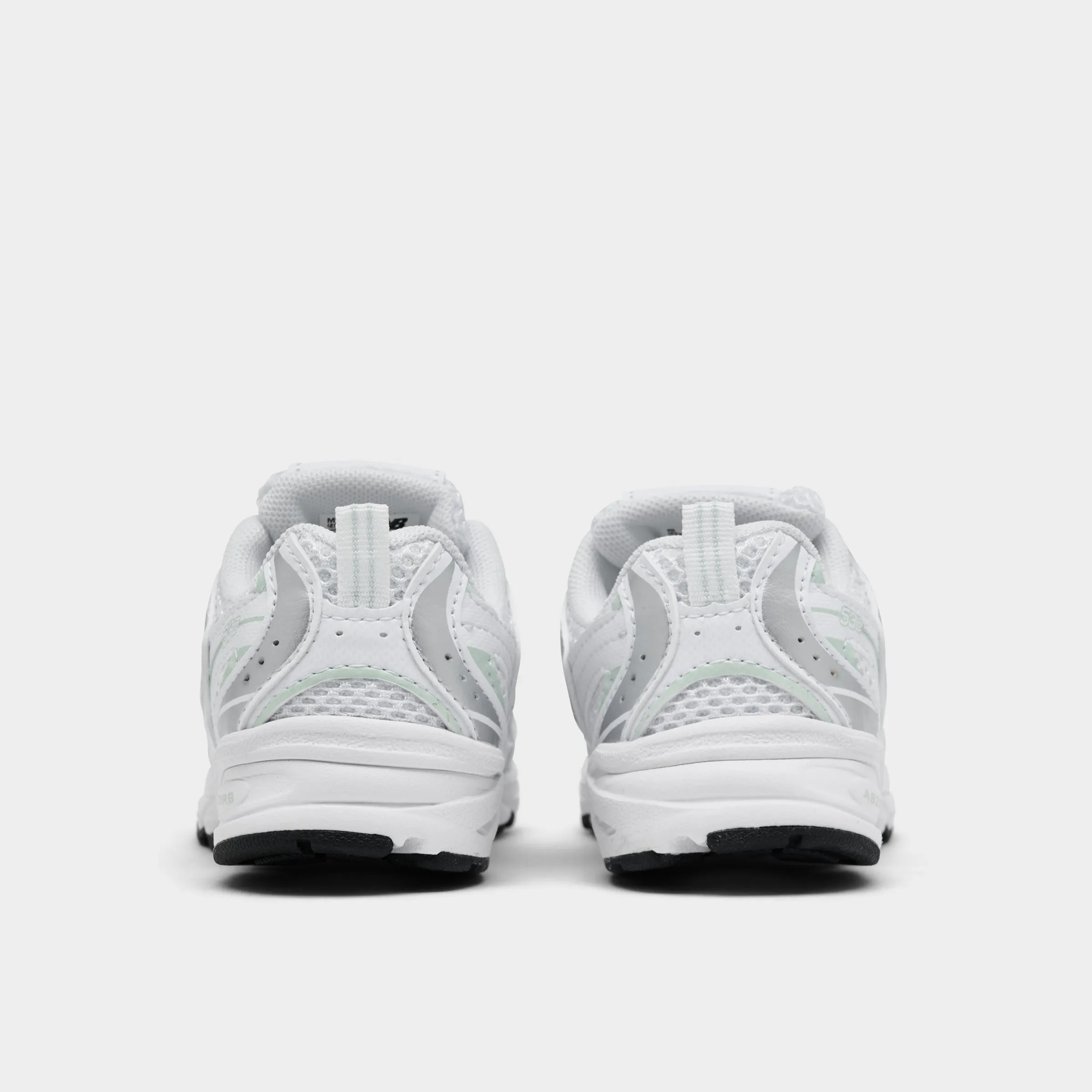 Cool Surface Stylish performance New Balance Infants' 530 White / Silver