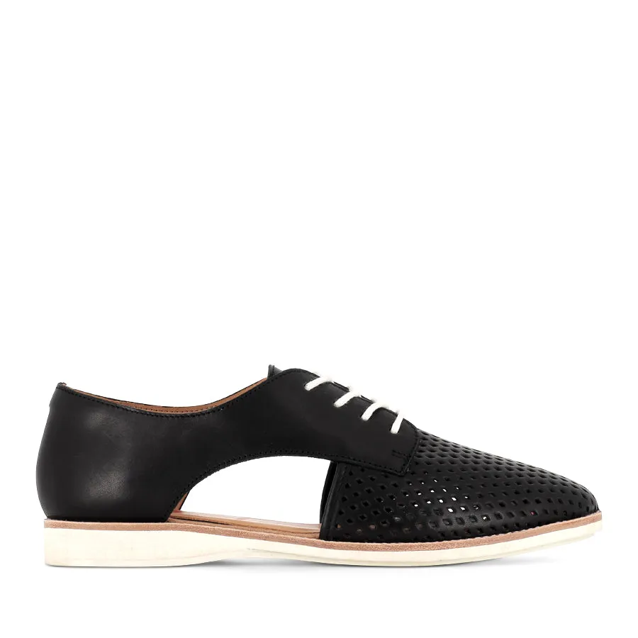 Quick Go Trendy Design SIDECUT PUNCH - BLACK LEATHER