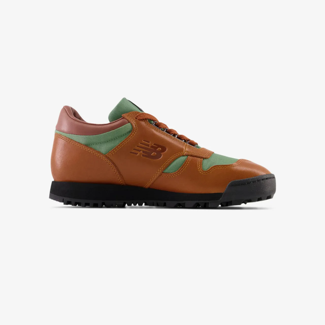 Refined fit Fresh materials Rainier Boot Low