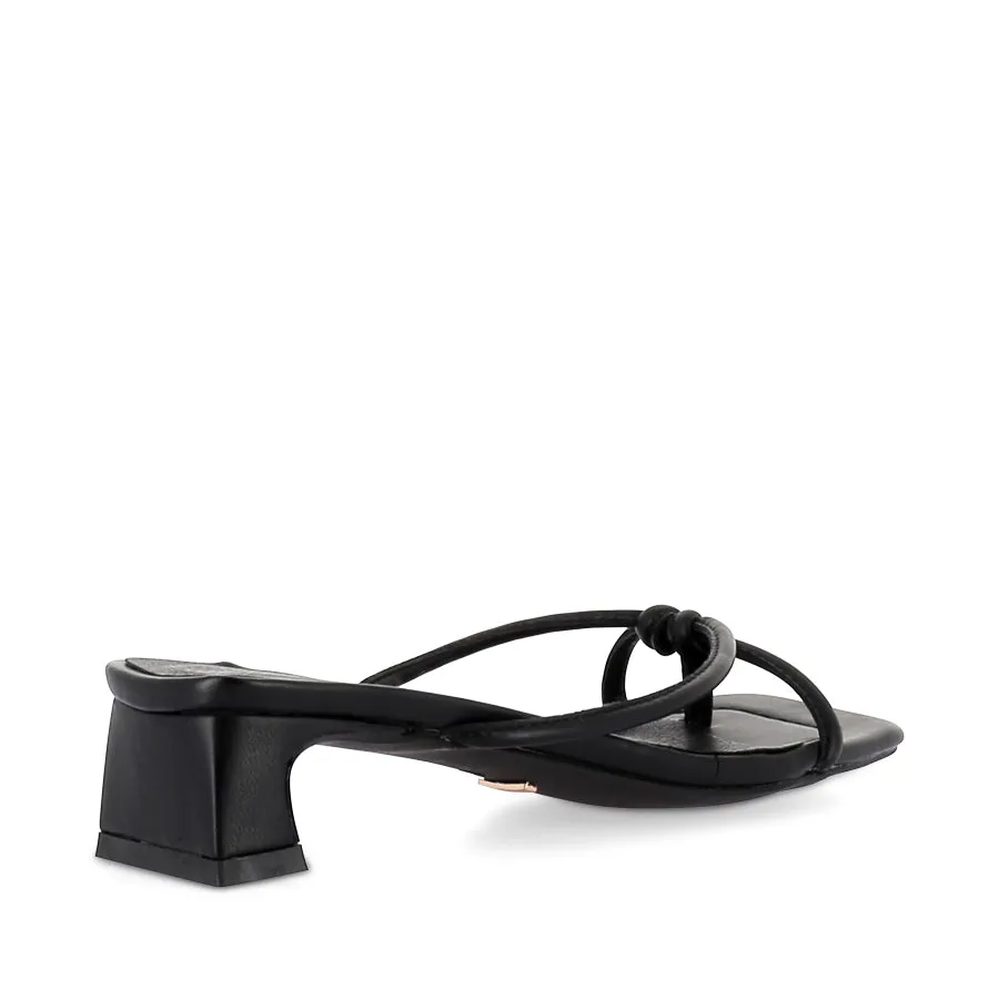 URIELLA - BLACK City Stroll Functional