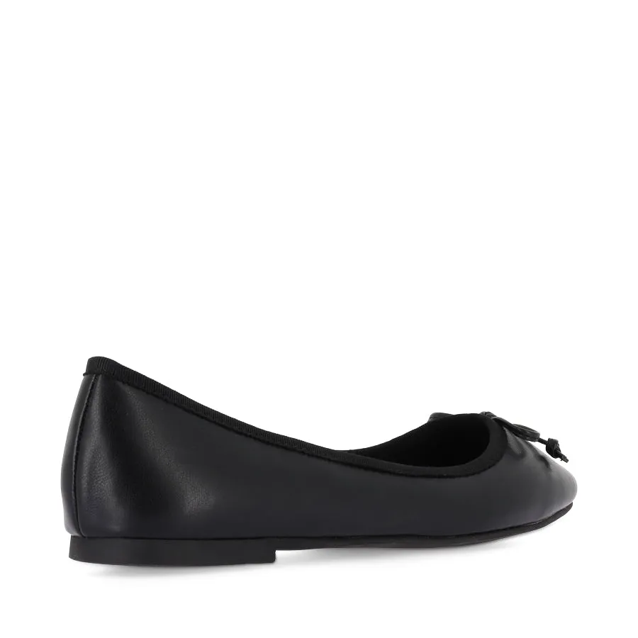 Chic Walking Shoes Comfortable Walkers ISAIAH - BLACK