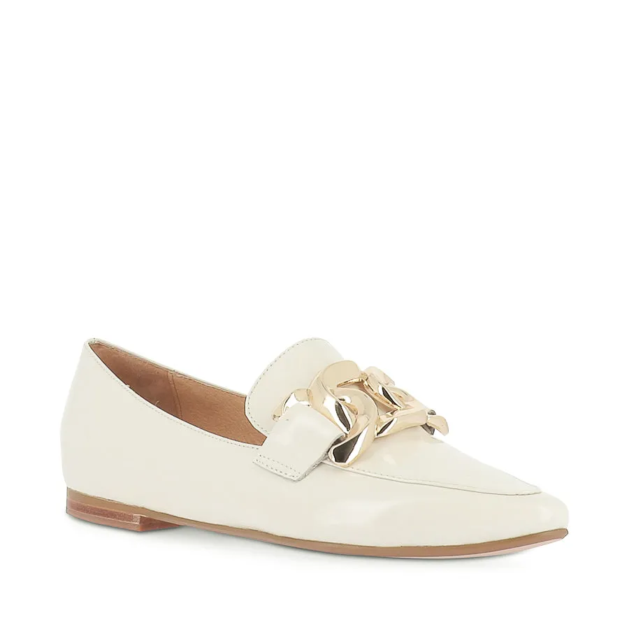 SOCORO - IVORY PATENT LEATHER All-day Walking Shoes
