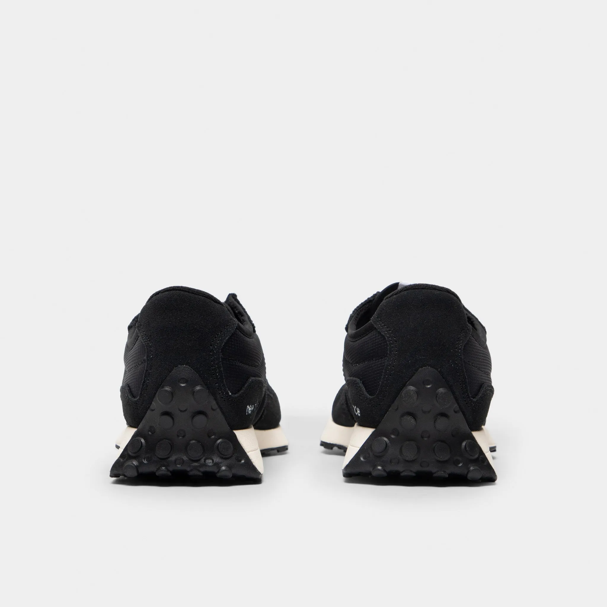 Plush Sole Foam Insert New Balance Juniors' 327 Black / White