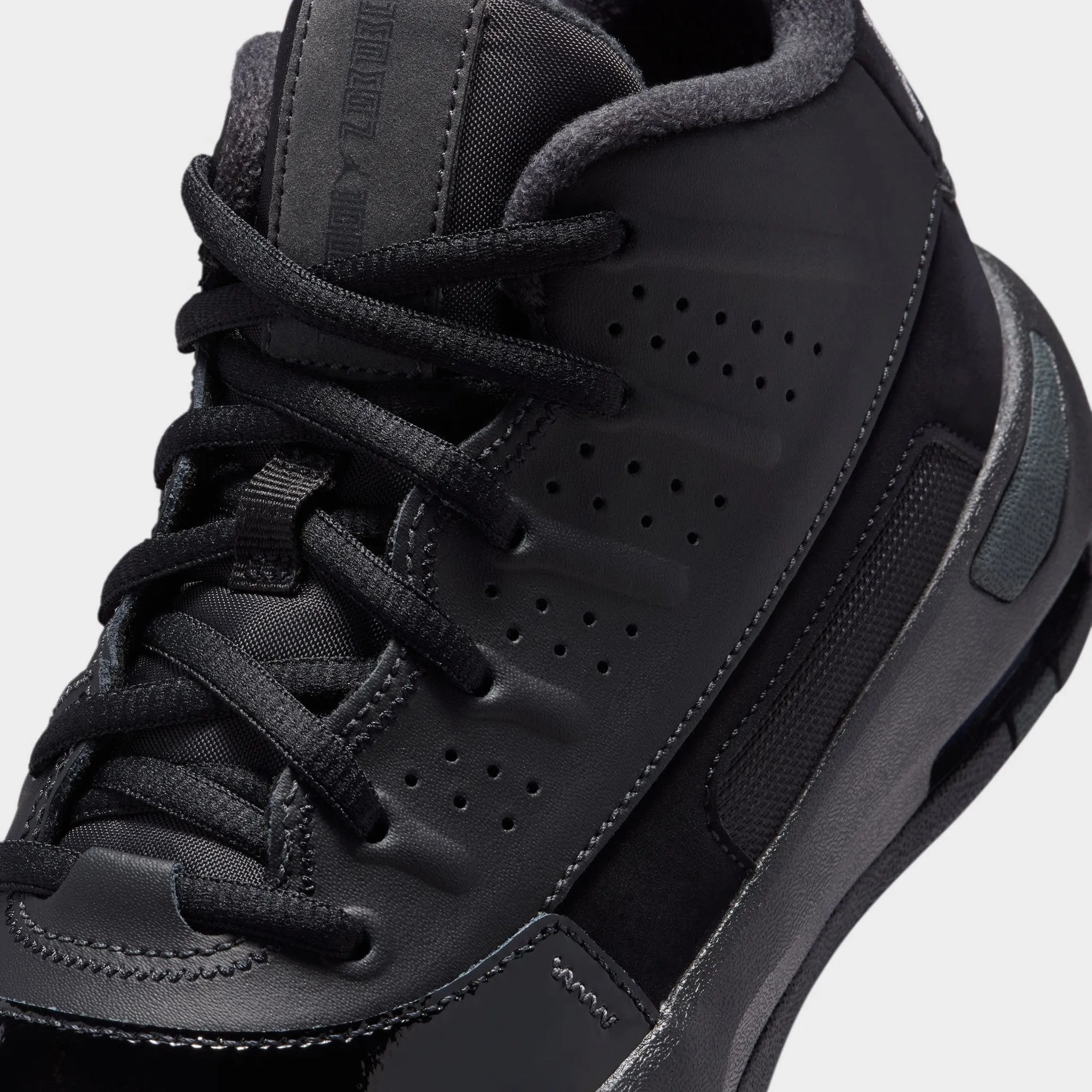 Jordan Max Aura 7 GS Black / Anthracite Compression Molded Responsiveness All-Purpose Shoes