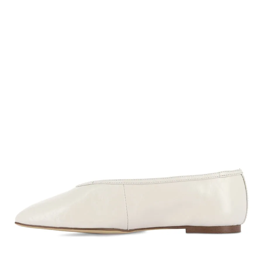 BIANCA - DOVE CRINKLE Relaxed Fit Moisture wicking
