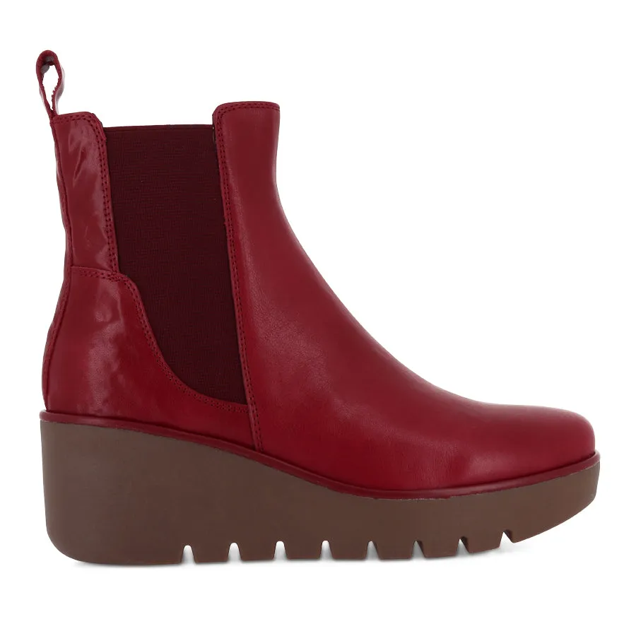 PROP - RED WRINKLE LEATHER Walk Comfortably Indoor Friendly