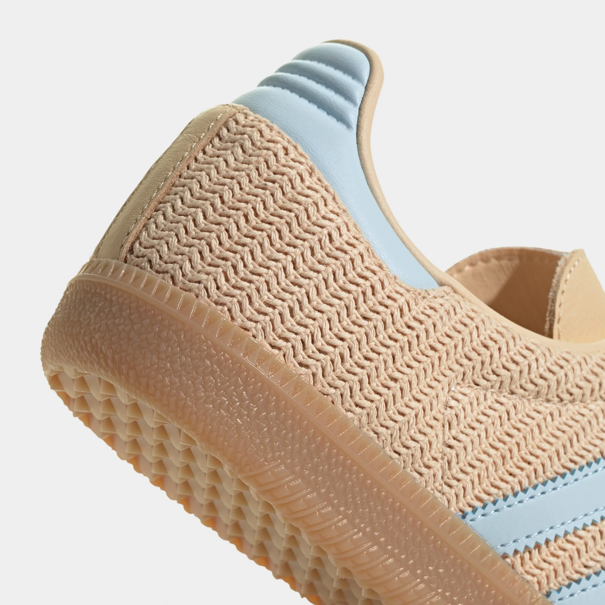 adidas Women's Samba OG Sand Strata - Sky Tint Vibrant fit