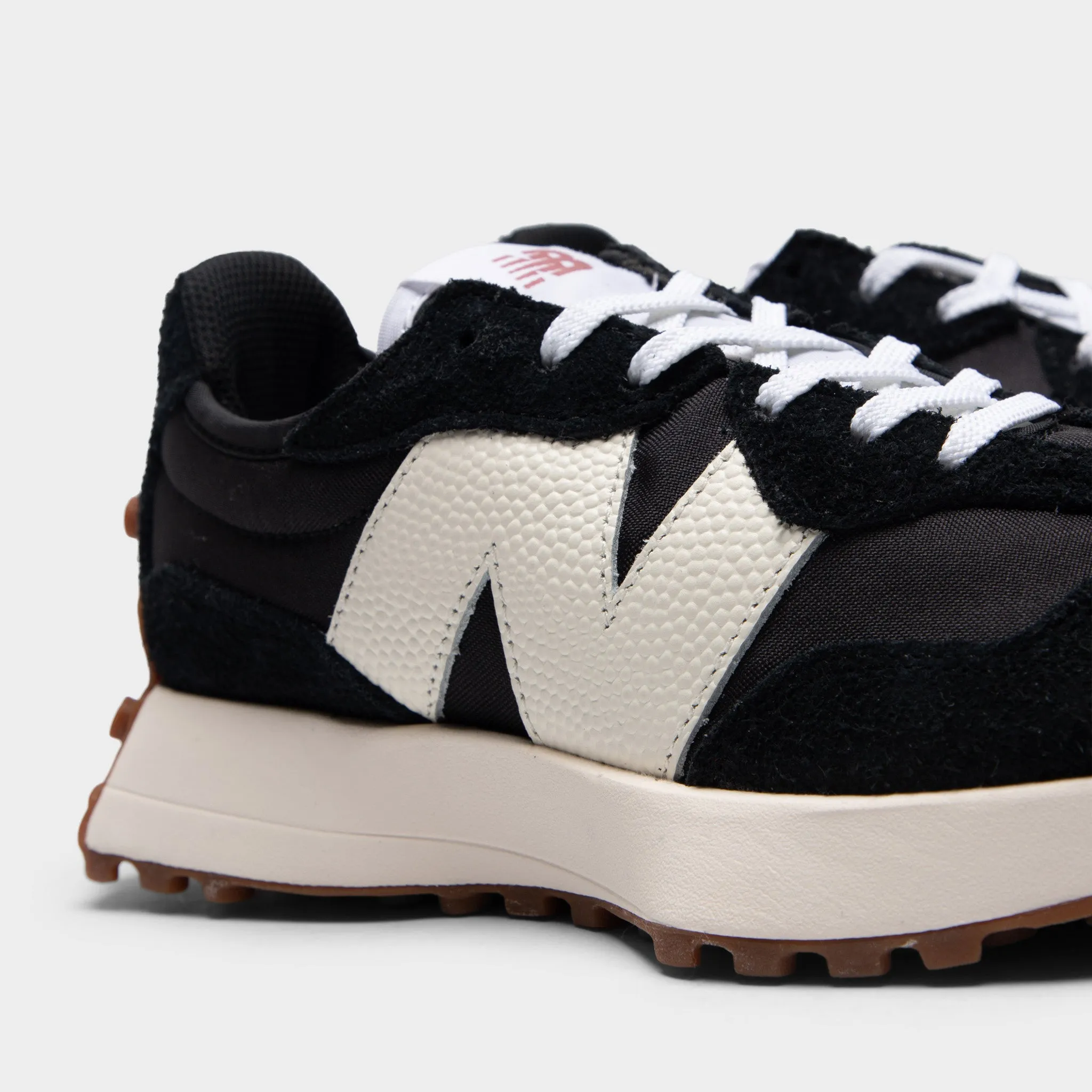 New Balance Women's 327 Black / White - Mineral Red Breathable mesh Fashionable