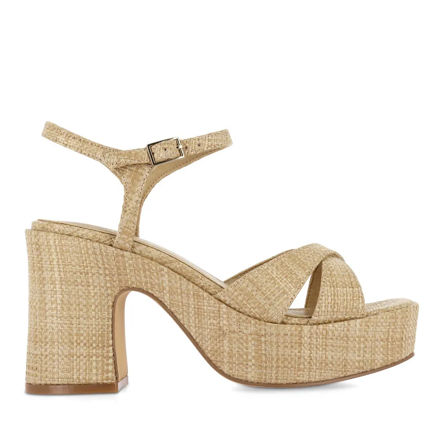 MISTY - NATURAL RAFFIA Pose Shot Bold Pop