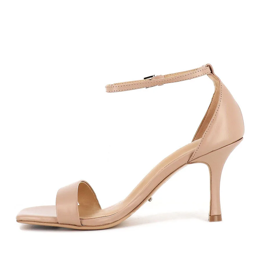 CARA - SKIN CAPRETTO Day-to-Night Style Everyday Walk